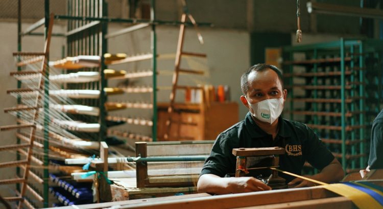 Membaca Tren Industri