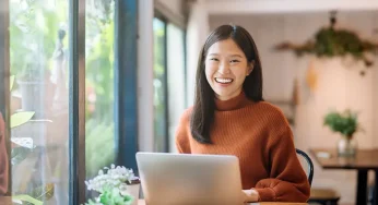 Kerja di Rumah atau Kantor? Hybrid Work Bikin Pusing! Ini Saran Karier Biar Nggak Gagal Adaptasi!