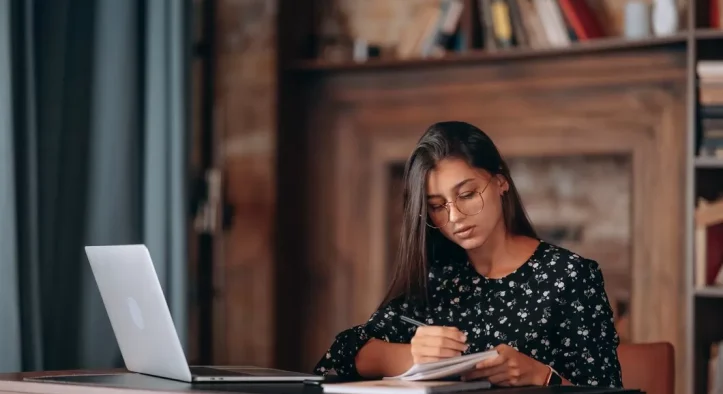 Gaji Puluhan Juta tapi Minim Interaksi? Cuma Karier Ini yang Cocok Buat Introvert!